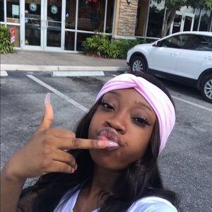 Meet your Posher, Kimada